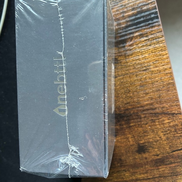 Onebttl shot glass set of 2 with the letter R on them. - Picture 3 of 4